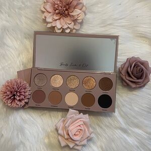 Dominique Essential Eyeshadow Palette
